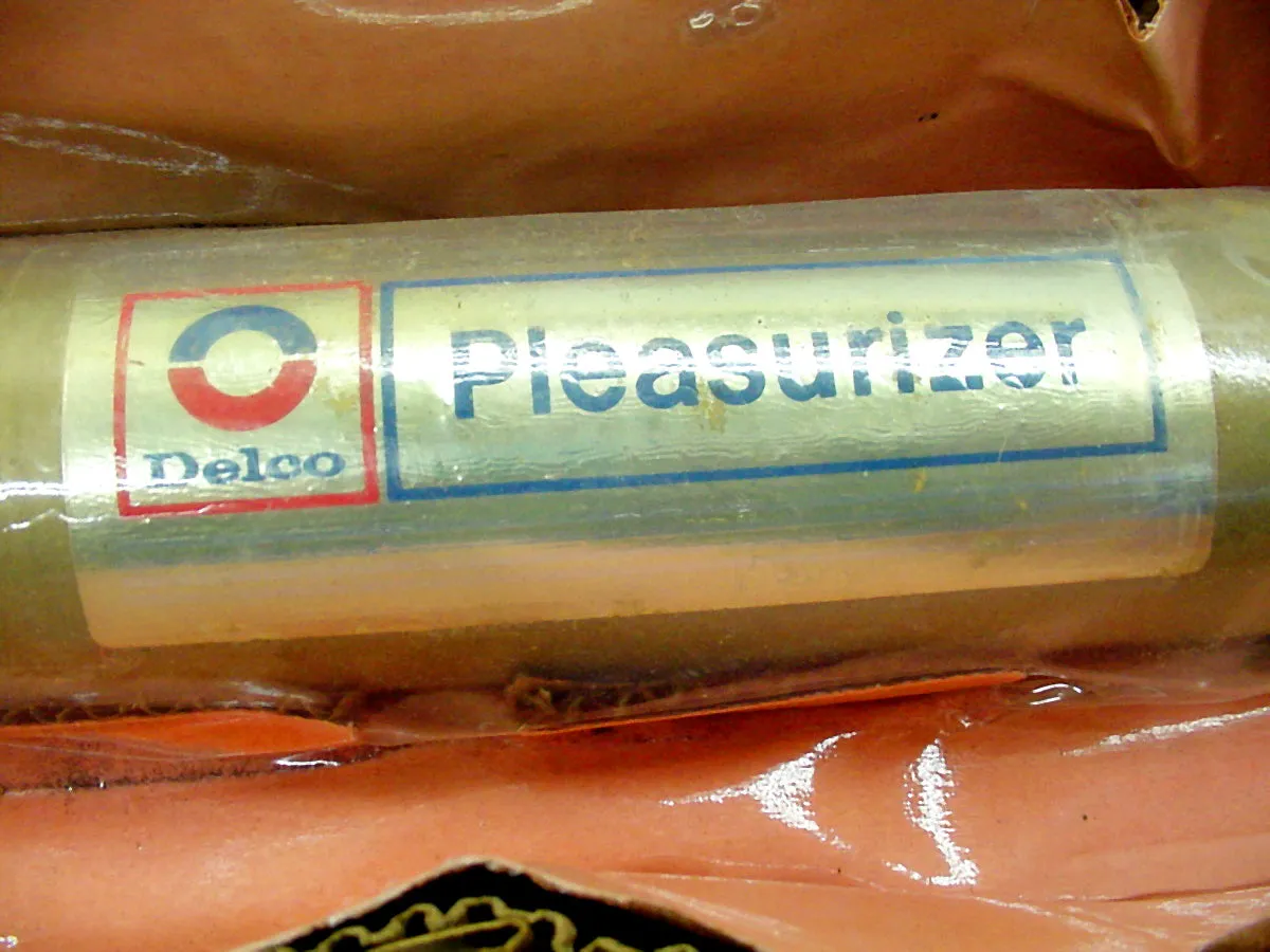 Buick 1965-70 NOS Pair Rear Delco Pleasurizer Shock Absorbers #P1180