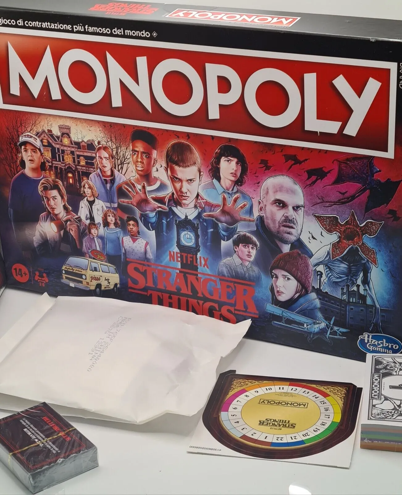 Hasbro Game Table Of Society Monopoly Of Stranger Things 4 IN Italian 14  | Damaged Packaging