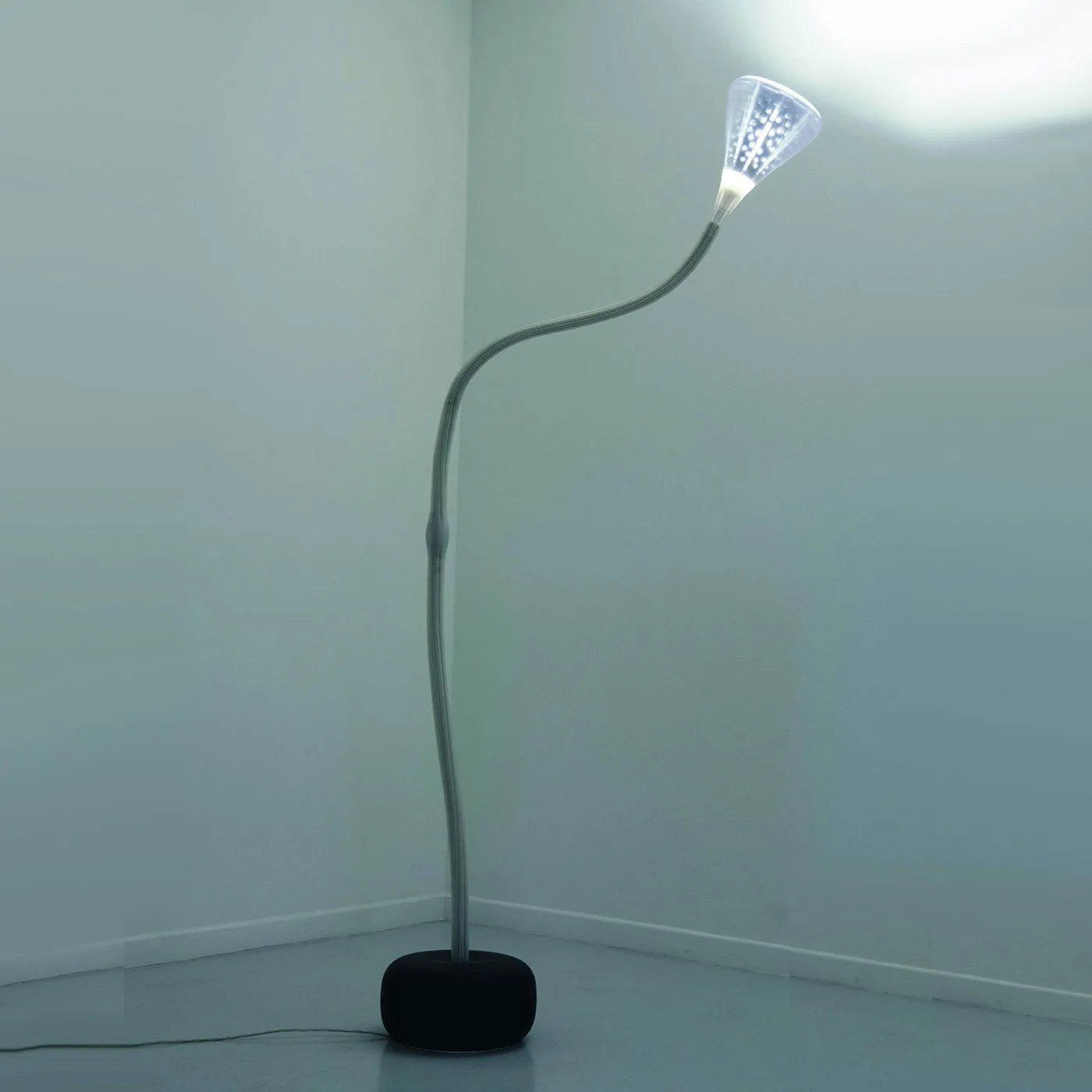 pipe floor lamp | Artemide